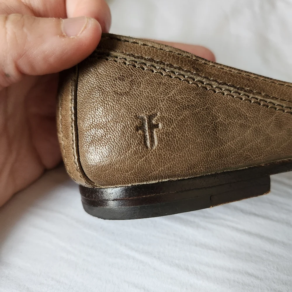 Frye Carson Leather Womens Flats Size 6B Color Sage / Light Brown - Picture 6 of 8